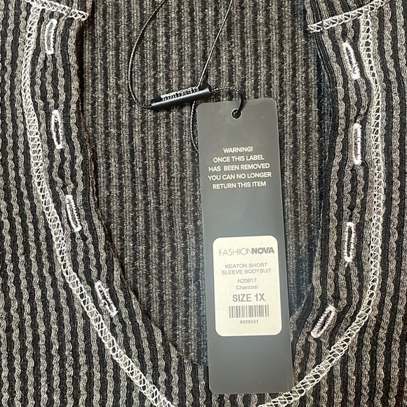 NWT Fashion Nova Keaton Short Sleeve Bodysuit Charcoal Color Size 1X - Picture 3 of 6